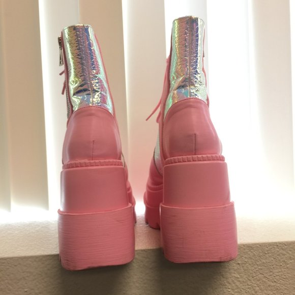 PRE LOVED - Pink Poison Platform Boots PNK/9 - SH249 - Picture 4 of 6
